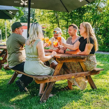 Burgzimmer 1 Historisches Herrenhaus Im Gruenen